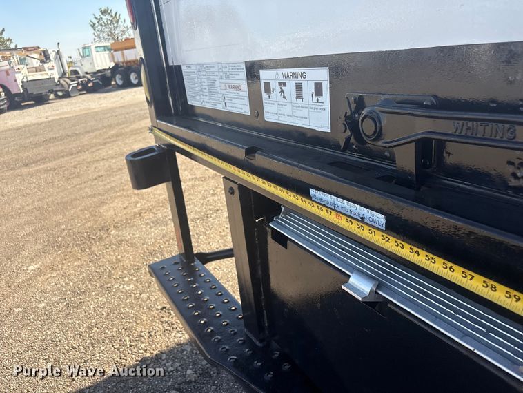 image for item EG8916 2001 International 4700 box truck