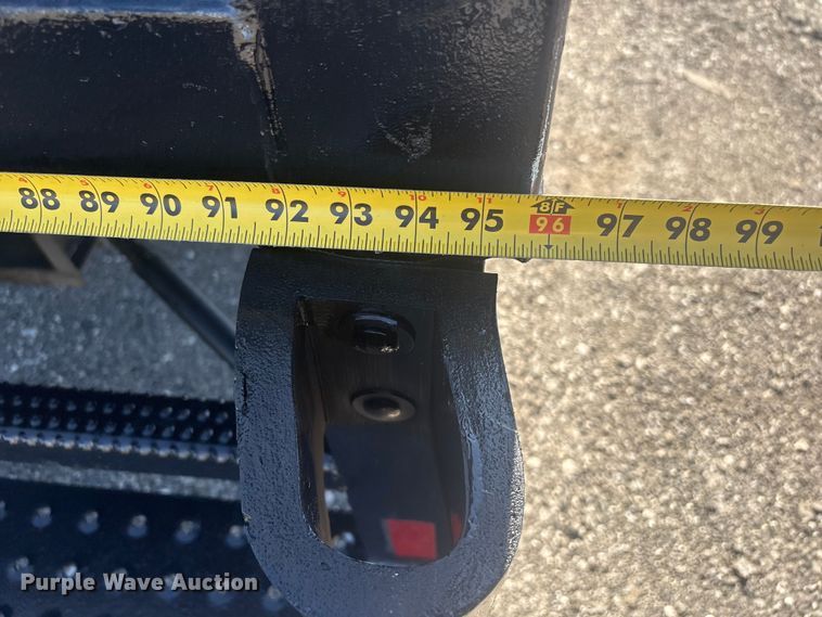 image for item EG8916 2001 International 4700 box truck