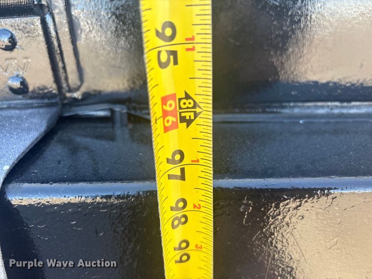 image for item EG8916 2001 International 4700 box truck