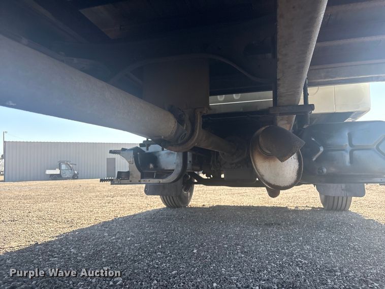 image for item EG8916 2001 International 4700 box truck