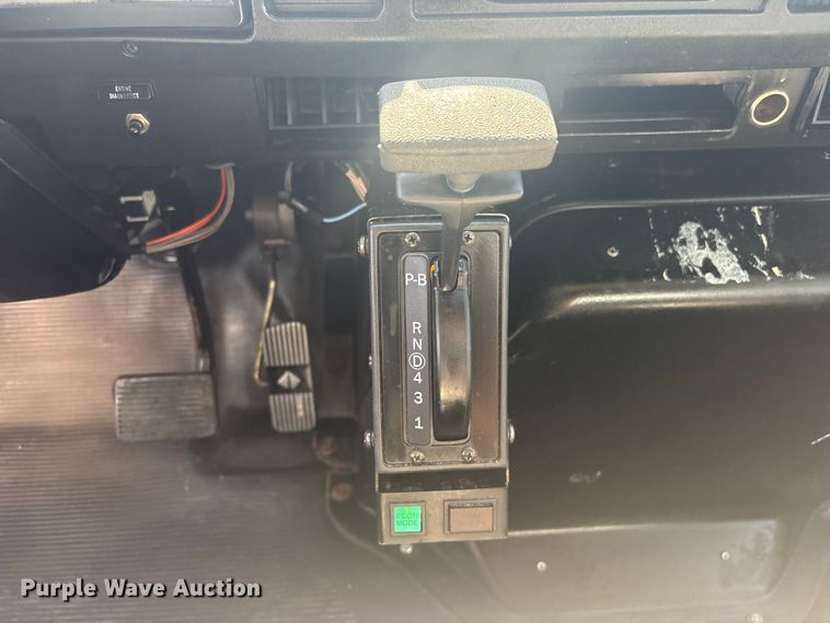 image for item EG8916 2001 International 4700 box truck