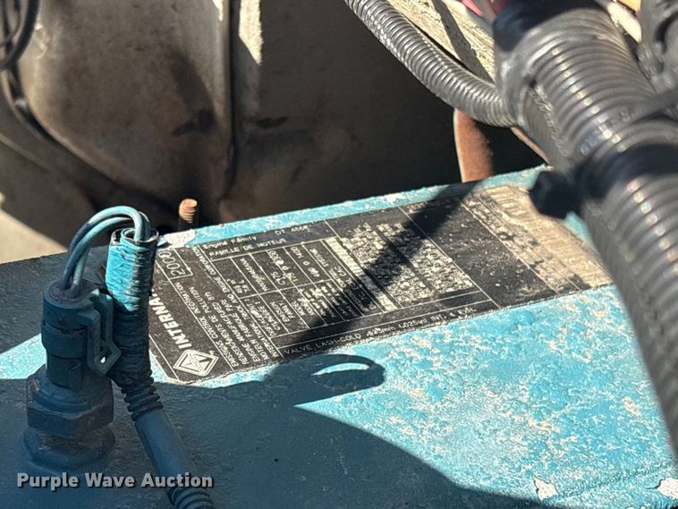 image for item EG8916 2001 International 4700 box truck