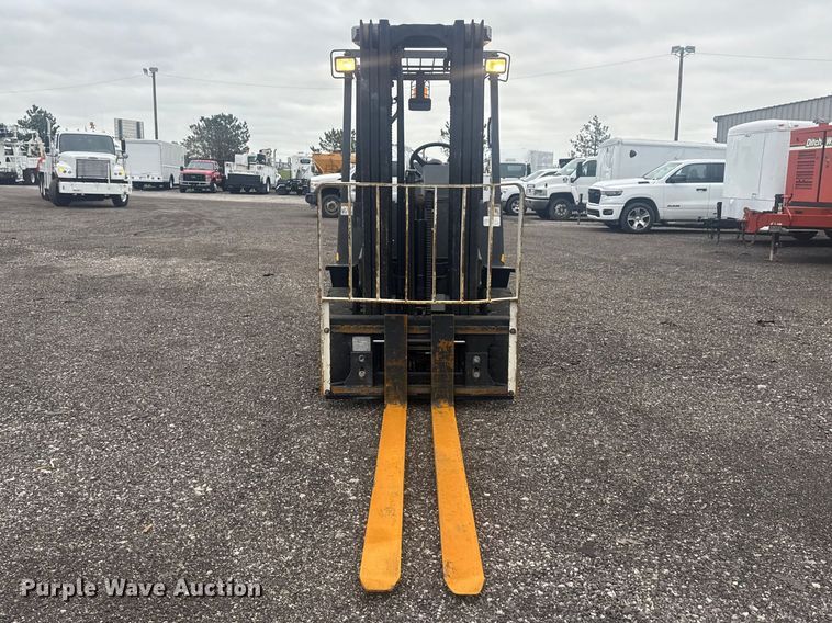 image for item EG8926 2000 Yale GP050RGNUAE084 forklift