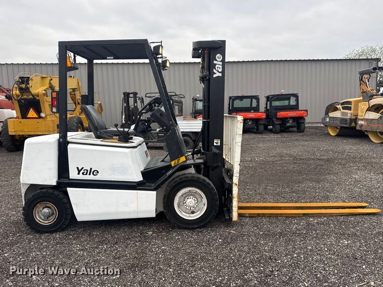 image for item EG8926 2000 Yale GP050RGNUAE084 forklift