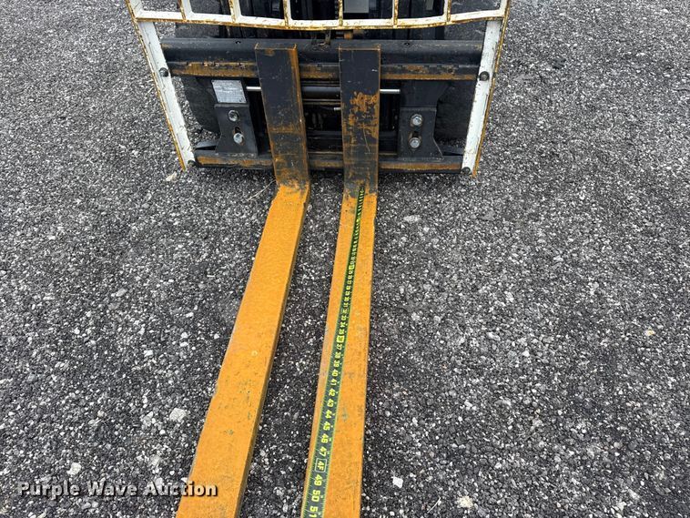 image for item EG8926 2000 Yale GP050RGNUAE084 forklift