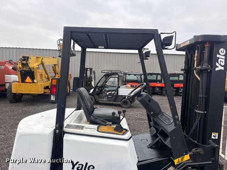 image for item EG8926 2000 Yale GP050RGNUAE084 forklift