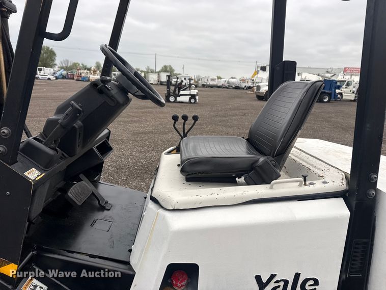 image for item EG8926 2000 Yale GP050RGNUAE084 forklift