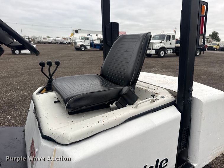 image for item EG8926 2000 Yale GP050RGNUAE084 forklift