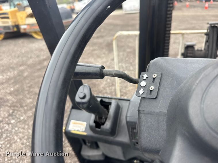 image for item EG8926 2000 Yale GP050RGNUAE084 forklift