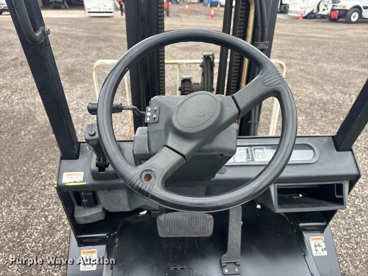image for item EG8926 2000 Yale GP050RGNUAE084 forklift