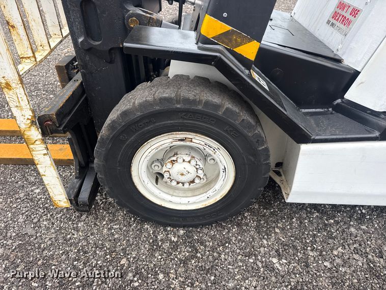 image for item EG8926 2000 Yale GP050RGNUAE084 forklift