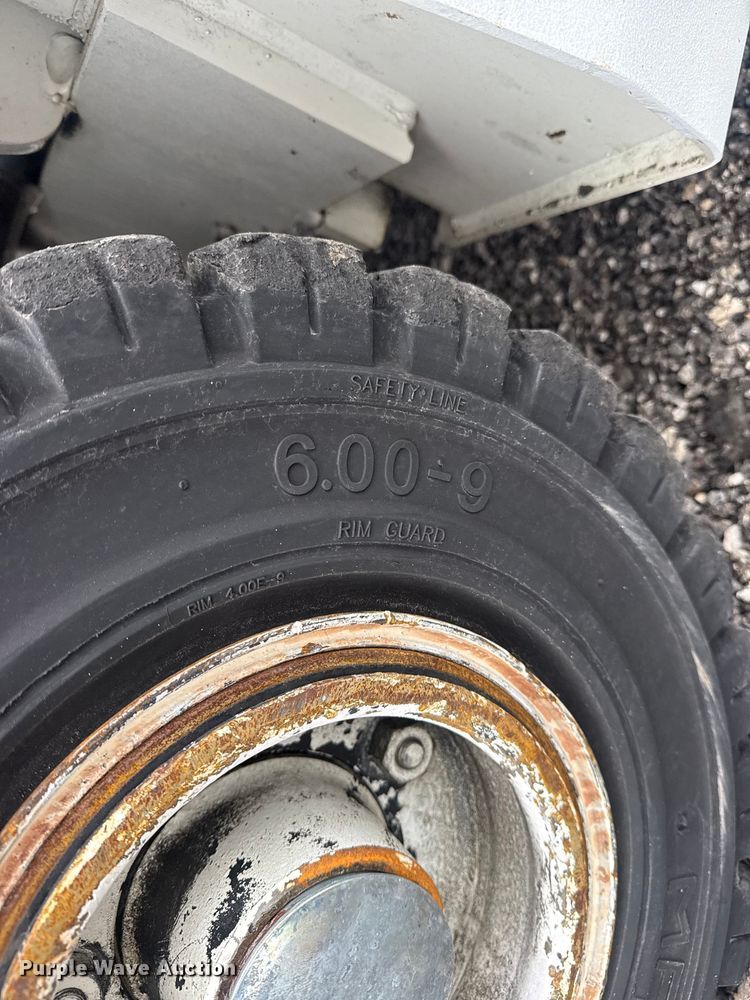 image for item EG8926 2000 Yale GP050RGNUAE084 forklift