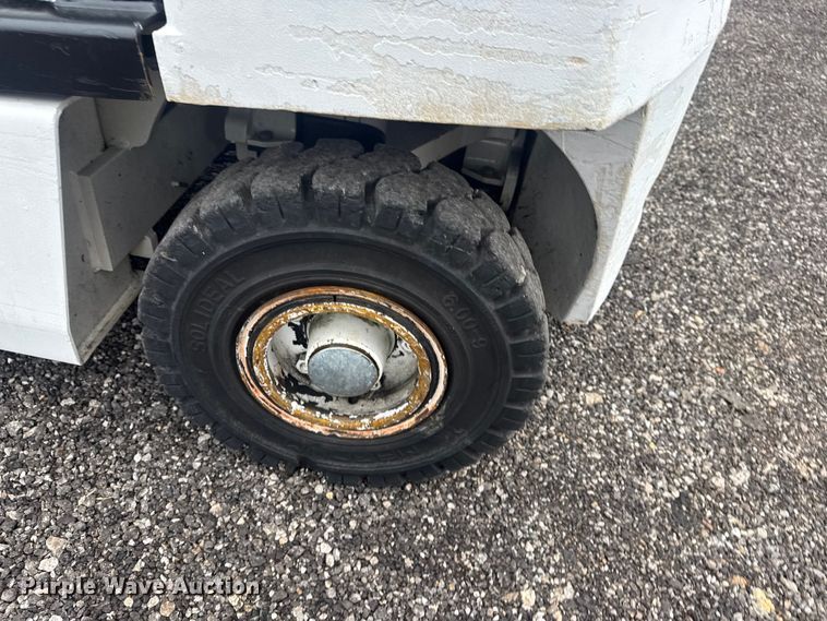 image for item EG8926 2000 Yale GP050RGNUAE084 forklift