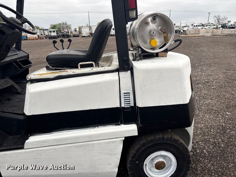 image for item EG8927 1998 Yale GLP050RGNUAE084 forklift