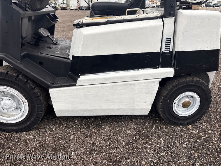image for item EG8927 1998 Yale GLP050RGNUAE084 forklift
