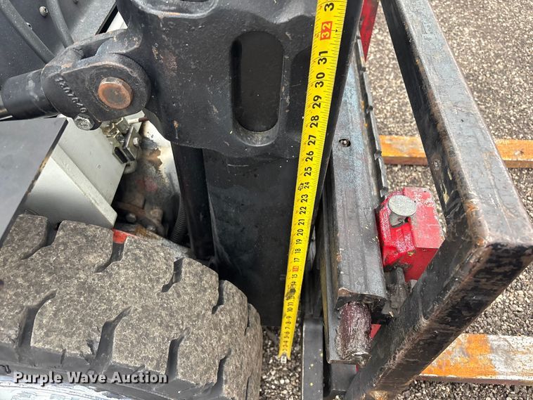 image for item EG8927 1998 Yale GLP050RGNUAE084 forklift