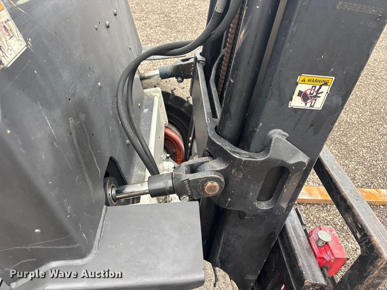 image for item EG8927 1998 Yale GLP050RGNUAE084 forklift