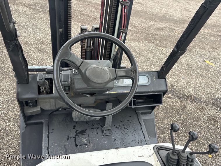 image for item EG8927 1998 Yale GLP050RGNUAE084 forklift
