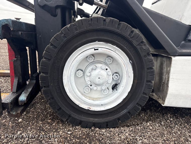 image for item EG8927 1998 Yale GLP050RGNUAE084 forklift