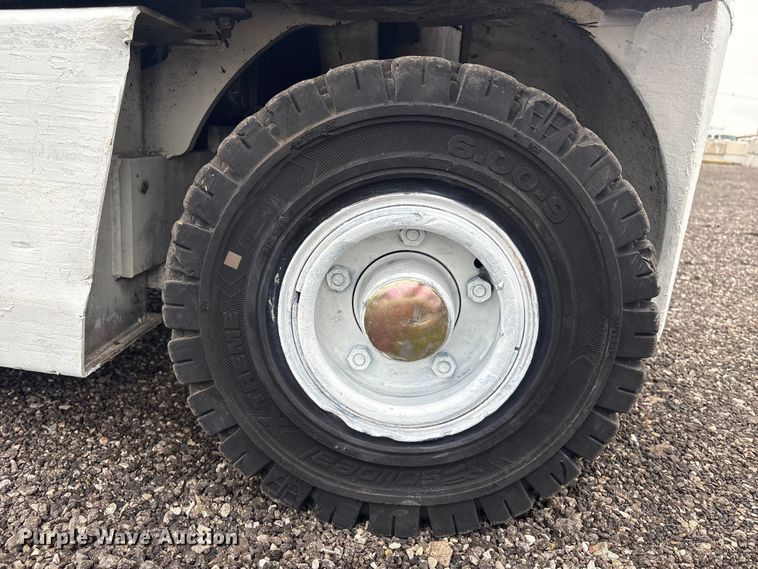 image for item EG8927 1998 Yale GLP050RGNUAE084 forklift