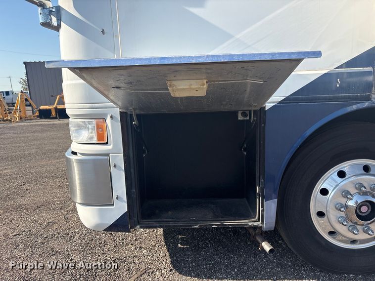 image for item EG8952 2000 Fleetwood-Spartan American Dream RV