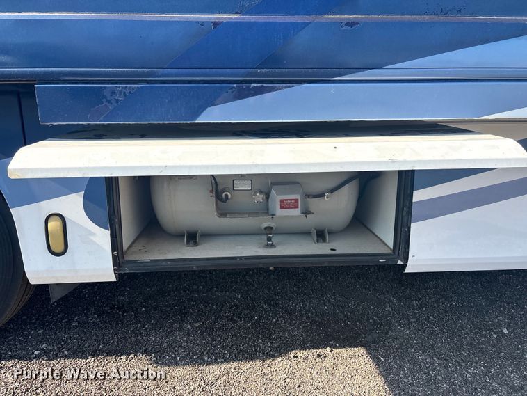 image for item EG8952 2000 Fleetwood-Spartan American Dream RV