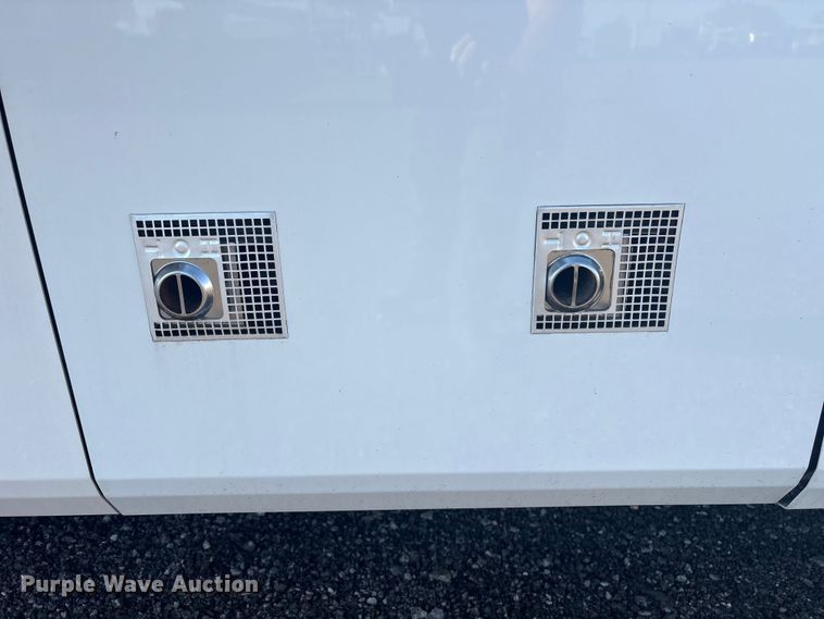 image for item EG8952 2000 Fleetwood-Spartan American Dream RV