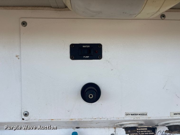 image for item EG8952 2000 Fleetwood-Spartan American Dream RV