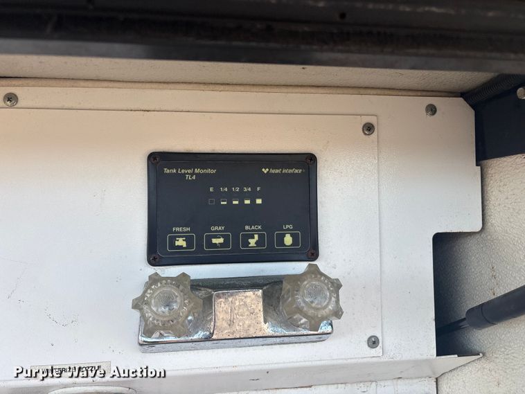 image for item EG8952 2000 Fleetwood-Spartan American Dream RV