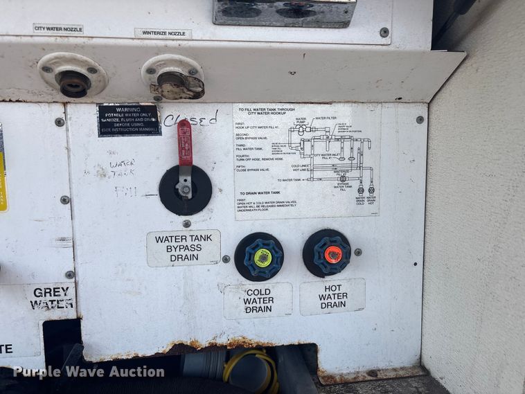 image for item EG8952 2000 Fleetwood-Spartan American Dream RV