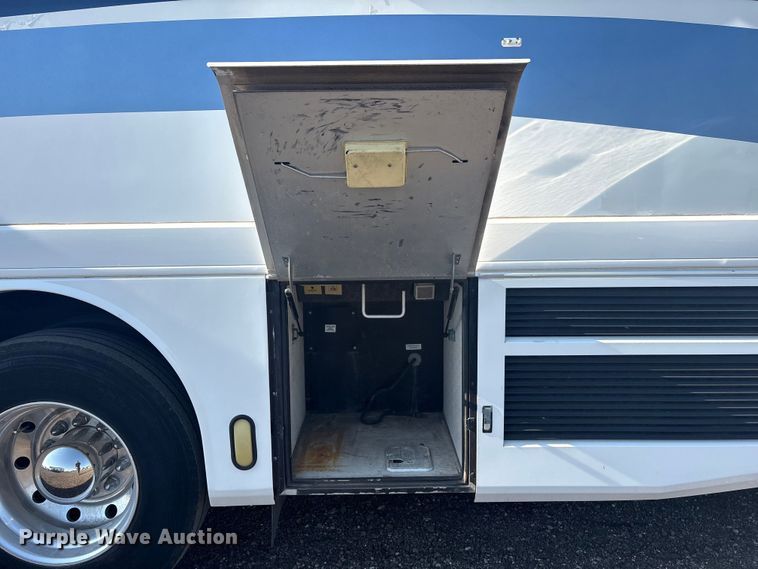 image for item EG8952 2000 Fleetwood-Spartan American Dream RV