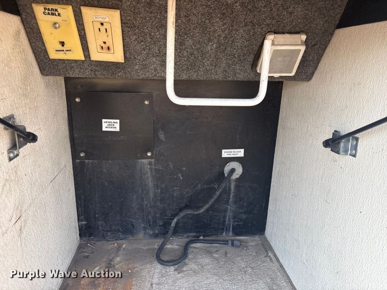 image for item EG8952 2000 Fleetwood-Spartan American Dream RV