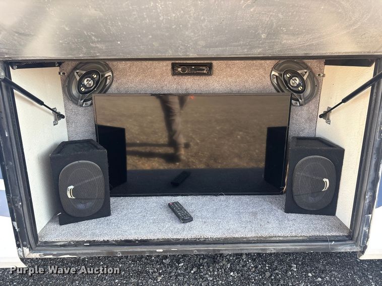 image for item EG8952 2000 Fleetwood-Spartan American Dream RV