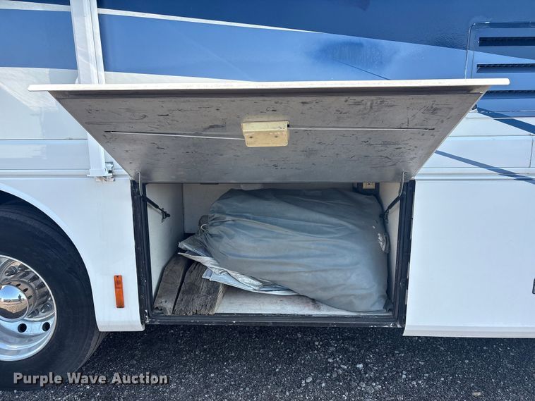 image for item EG8952 2000 Fleetwood-Spartan American Dream RV