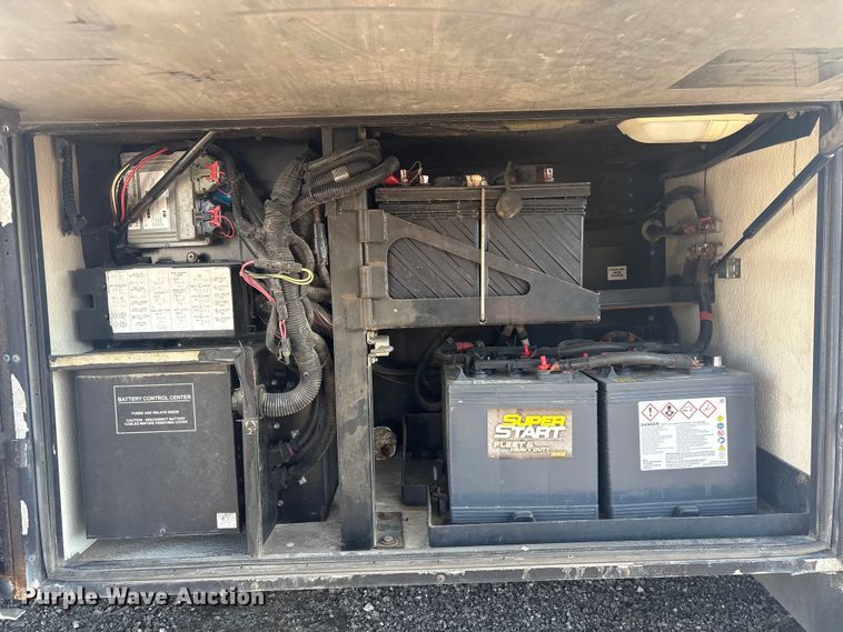 image for item EG8952 2000 Fleetwood-Spartan American Dream RV