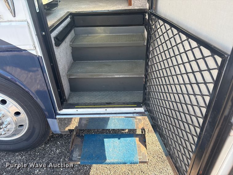 image for item EG8952 2000 Fleetwood-Spartan American Dream RV