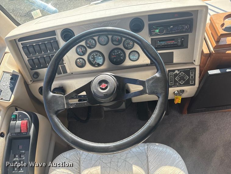 image for item EG8952 2000 Fleetwood-Spartan American Dream RV