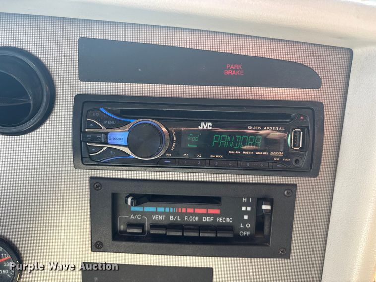 image for item EG8952 2000 Fleetwood-Spartan American Dream RV