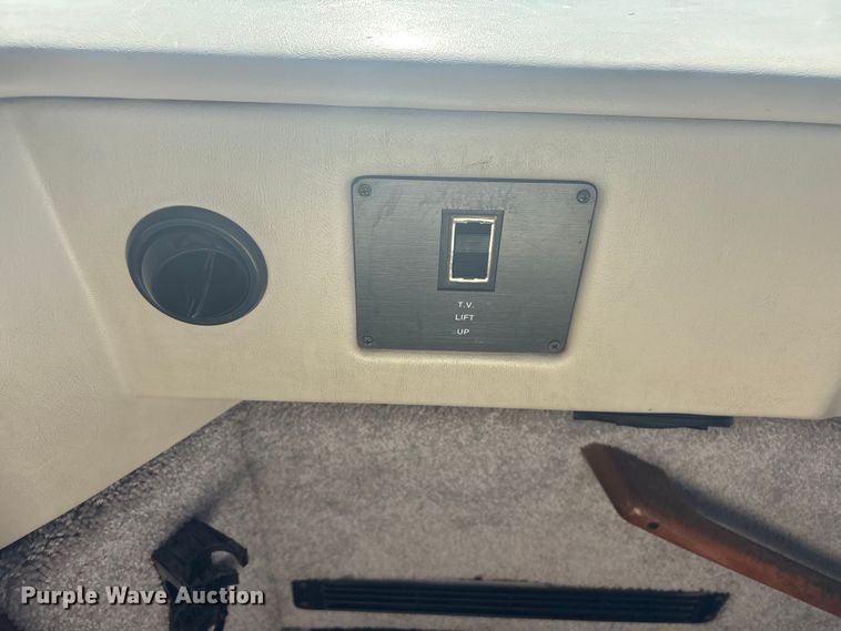 image for item EG8952 2000 Fleetwood-Spartan American Dream RV