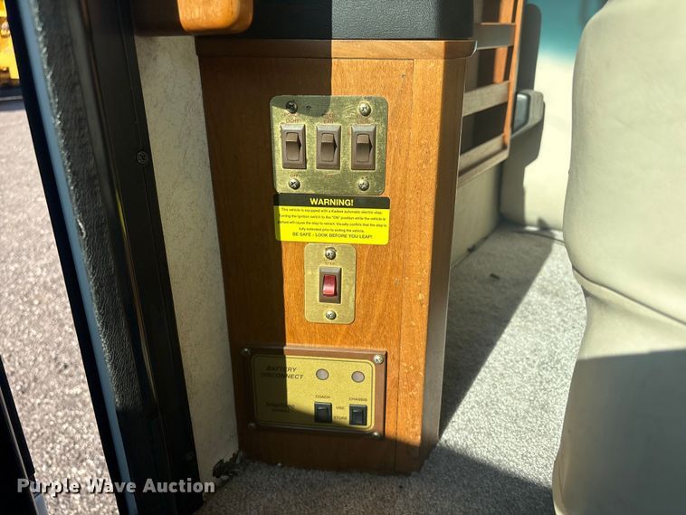 image for item EG8952 2000 Fleetwood-Spartan American Dream RV