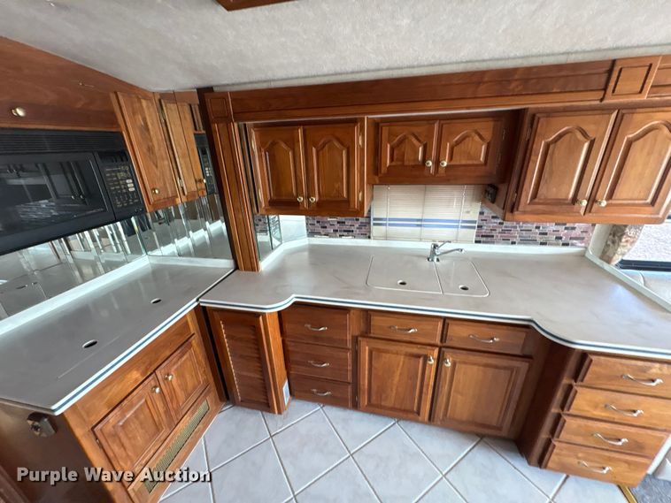 image for item EG8952 2000 Fleetwood-Spartan American Dream RV