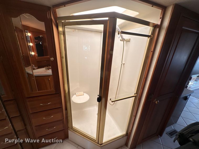 image for item EG8952 2000 Fleetwood-Spartan American Dream RV