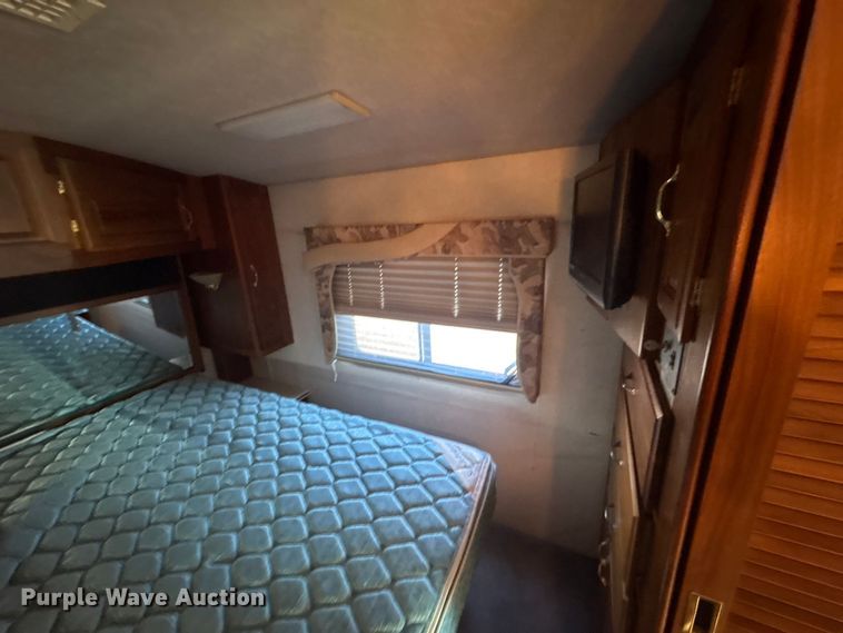 image for item EG8952 2000 Fleetwood-Spartan American Dream RV