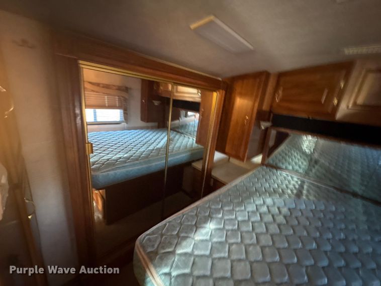 image for item EG8952 2000 Fleetwood-Spartan American Dream RV