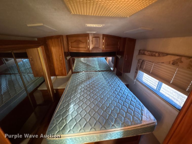 image for item EG8952 2000 Fleetwood-Spartan American Dream RV