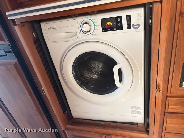 image for item EG8952 2000 Fleetwood-Spartan American Dream RV