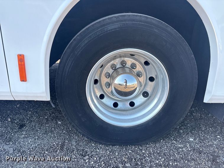 image for item EG8952 2000 Fleetwood-Spartan American Dream RV