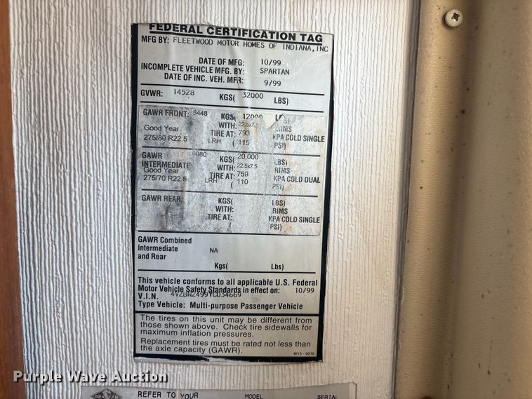 image for item EG8952 2000 Fleetwood-Spartan American Dream RV