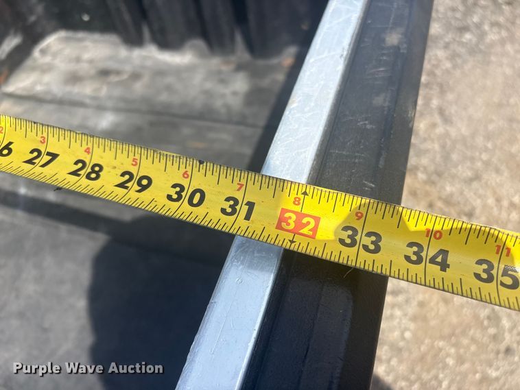 image for item EG8954 2022 Cushman Hauler 800X golf cart