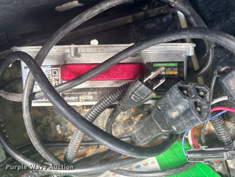 image for item EG8954 2022 Cushman Hauler 800X golf cart